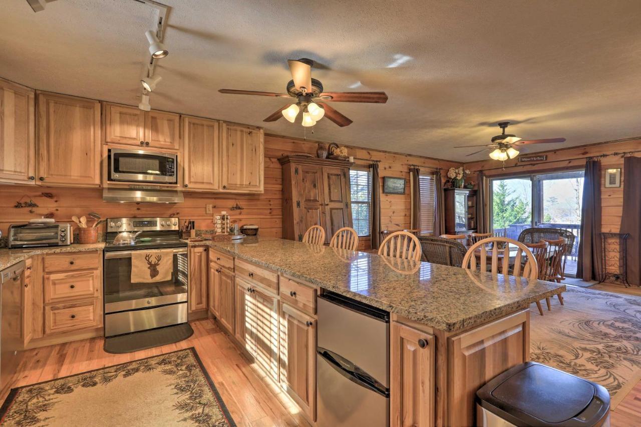Lakefront Sparta Cottage With Decks And Boat Dock מראה חיצוני תמונה
