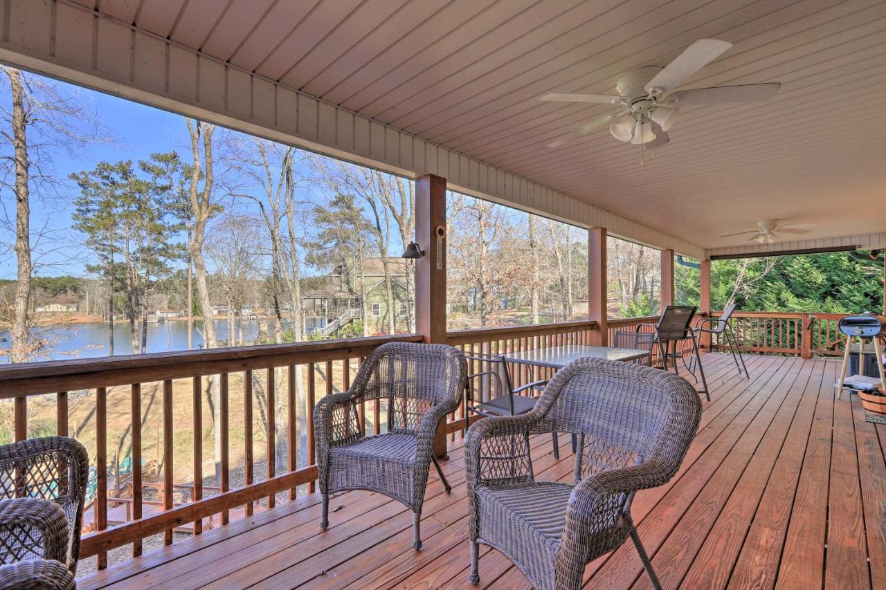 Lakefront Sparta Cottage With Decks And Boat Dock מראה חיצוני תמונה